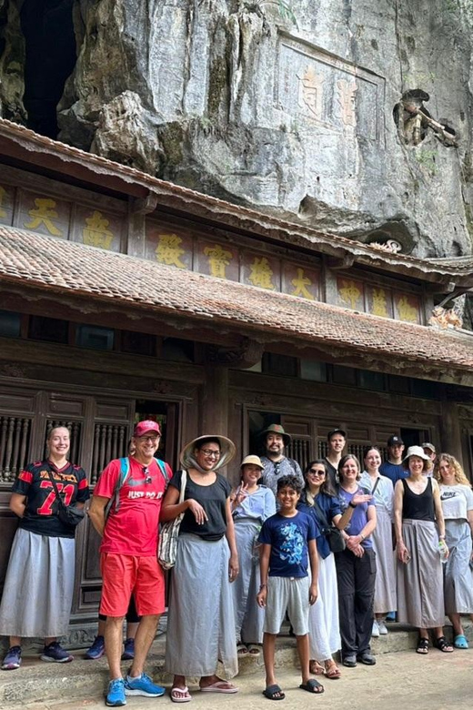 HOA LU - TRANG AN FULL DAY TRIP BY LIMOUSINE FROM HA NOI - Key Points