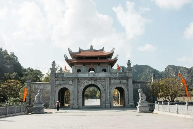 HOA LU - TRANG AN FULL DAY TRIP BY LIMOUSINE FROM HA NOI - Frequently Asked Questions