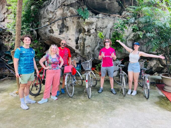 HOA LU – TRANG AN - MUA CAVE - 1 DAY TRIP BY LIMOUSINE - Customer Feedback