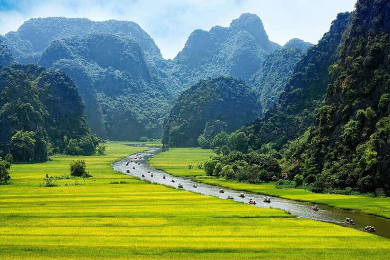 Hoa Lư - Trang an - Mua Cave by Limousine- Buffet 1 Day - Itinerary and Activities