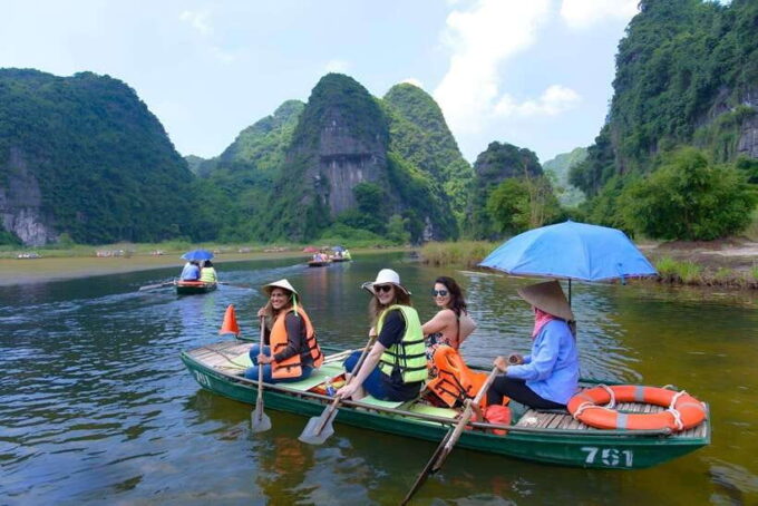 Hoa Lư - Trang an - Mua Cave by Limousine- Buffet 1 Day - Traveler Reviews and Recommendations
