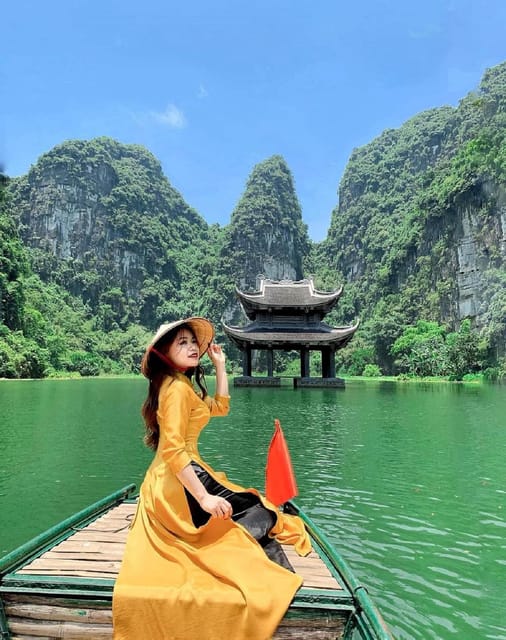 Hoa Lu- Trang an - Mua Cave by Limousine Day Trip - Mua Cave Climb