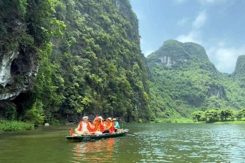 Hoa Lu - Trang An - Mua Cave Small Group - Key Points