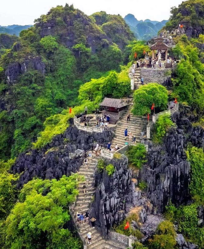 Hoa Lu - Trang An - Mua Cave Small Group - Hoa Lu Ancient Capital