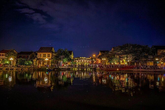 Hoai River Boat Trip by Night With Release Lantern - Highlights and Unique Features