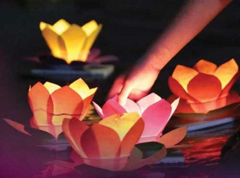 Hoai River Boat Trip by Night With Release Lantern in Hoi an - Releasing the Floating Lantern