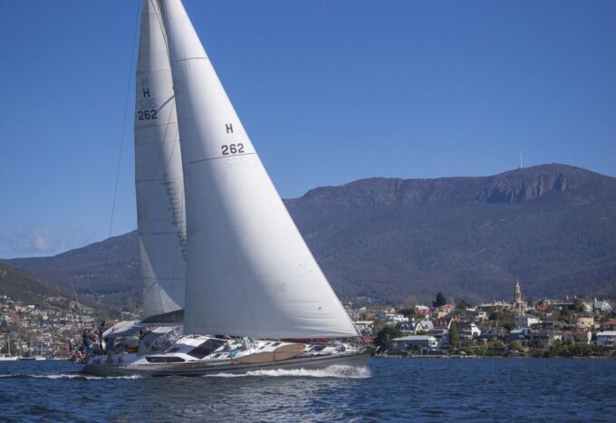 Hobart: Luxury Yacht Scenic Sailing Tour With Snacks - Inclusions