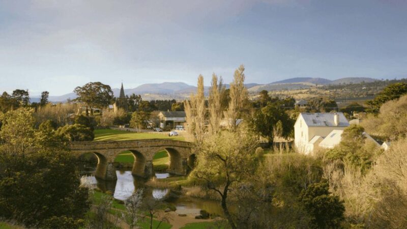 Hobart: Richmond Village Shuttle - Exploration and Discounts