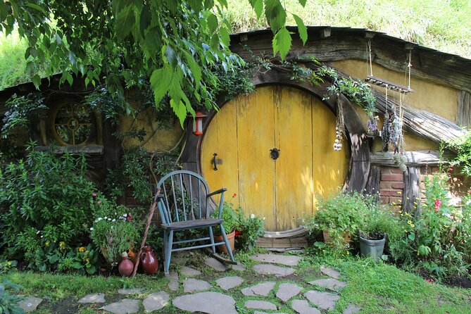 Hobbiton and Spellbound Tour (Glowworm Cave at Waitomo) - Transportation and Pickup