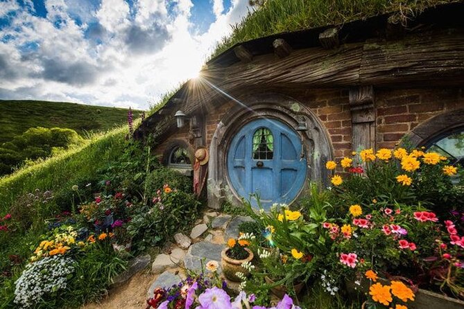 Hobbiton Movie Set and Auckland City Tour a Day Trip - Booking Information