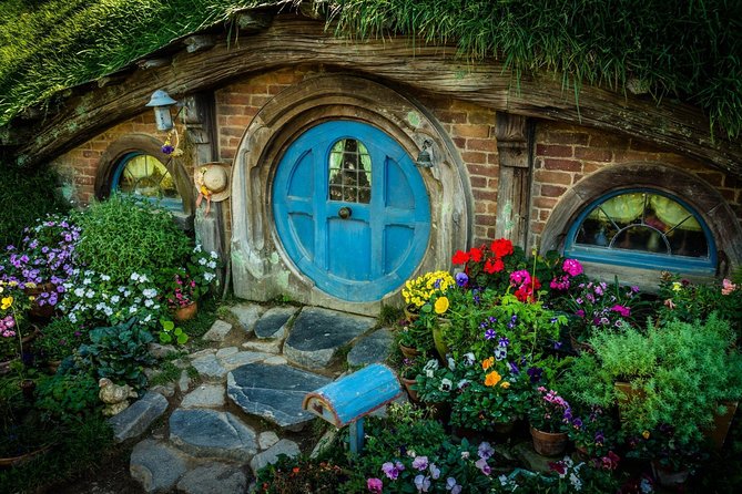 Hobbiton Movie Set and Waitomo Caves Full Day Tour From Auckland - Booking and Pricing