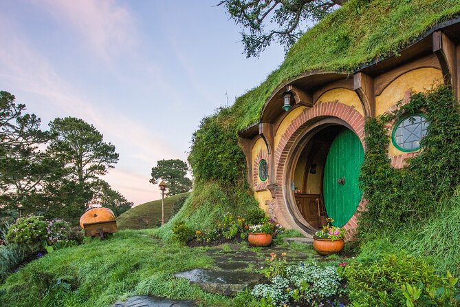 Hobbiton Movie Set Banquet Experience Private Tour From Auckland - Meeting and Pickup Details