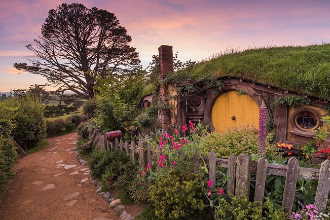 Hobbiton Movie Set Day Tour From Auckland - Scenic Drive to Hobbiton