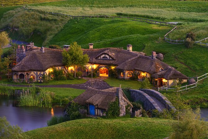 Hobbiton Movie Set Experience: Private Tour From Auckland - Meeting Points and Schedule