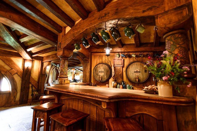 Hobbiton Movie Set Small Group Fully Guided Day Tour From Auckland - Customer Feedback and Recommendations