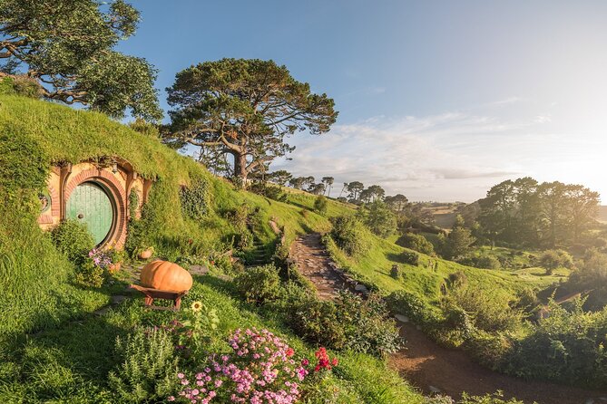 Hobbiton Movie Set Small Group Fully Guided Tour From Auckland - Exploring the Hobbiton Movie Set
