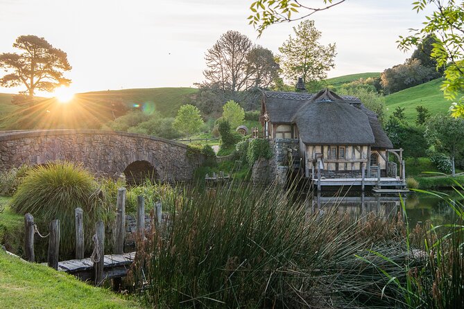 Hobbiton Movie Set Small Group Fully Guided Tour From Auckland - Taking in Middle-earths Charm