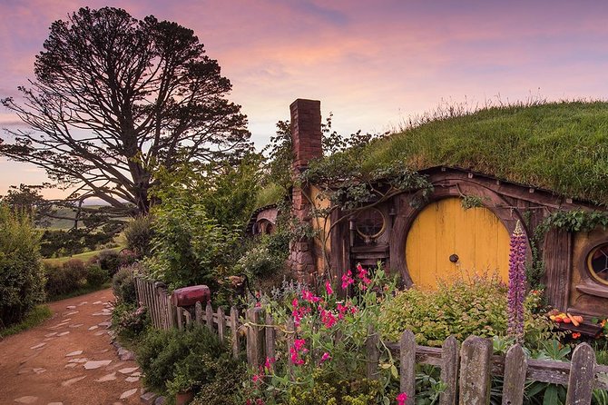 Hobbiton Movie Set Small Group Tour From Auckland - Getting to the Hobbiton Movie Set