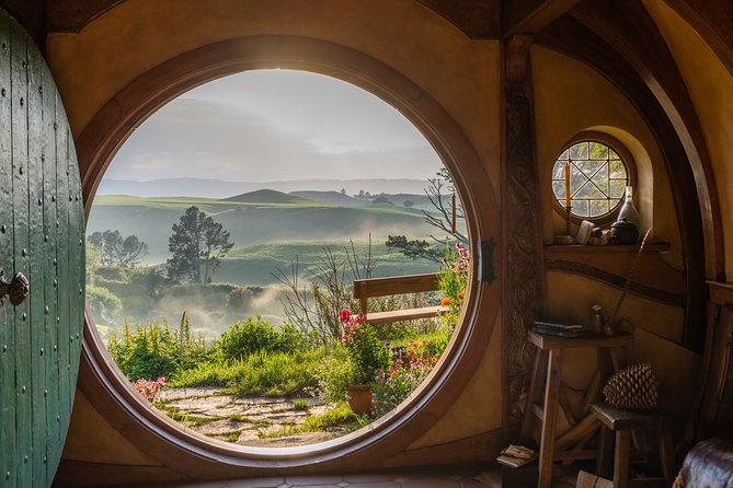 Hobbiton Movie Set& Te Puia Experience Private Tour From Auckland - Explore Hobbiton