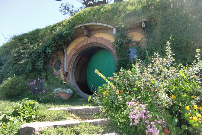 Hobbiton Movie Set Tour From Auckland - Pickup and Accessibility