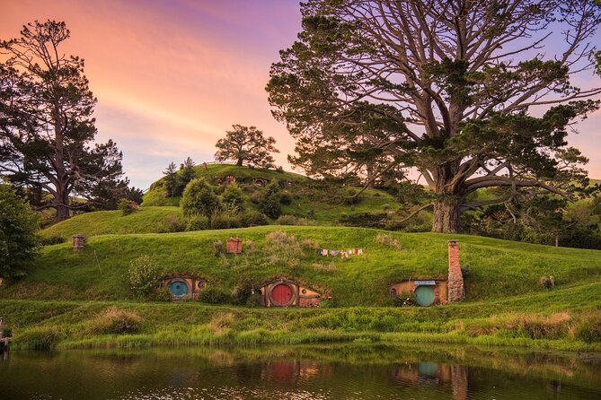 Hobbiton & Rotorua Living Māori Village Private Tour Ex-Auckland - Booking and Review Information