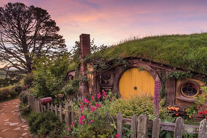 Hobbiton & Waitomo Caves Small Group Tour From Auckland - Pickup Information