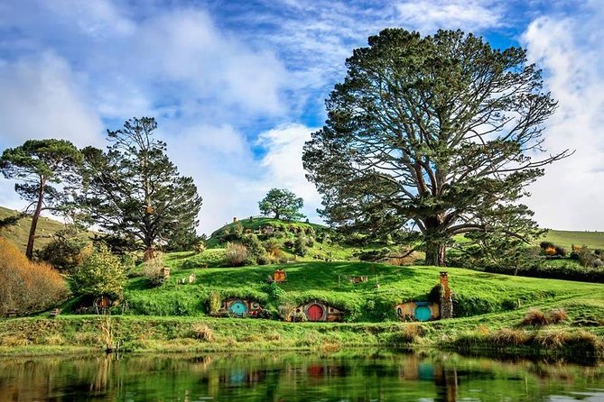 Hobbiton & Waitomo Small Group Tour - EX Auckland - Hobbiton Movie Set