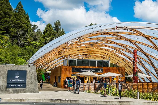 Hobbiton & Waitomo Small Group Tour - EX Auckland - Pickup and Transportation
