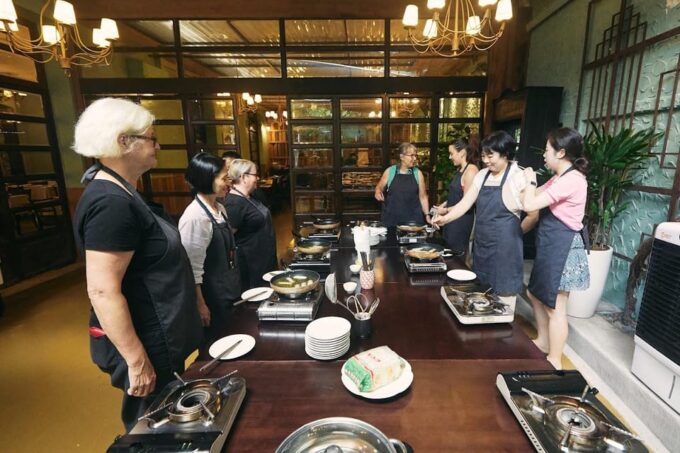 Hochiminh: Market Tour and Vietnamese Cooking Class - Accessibility and Cancellation