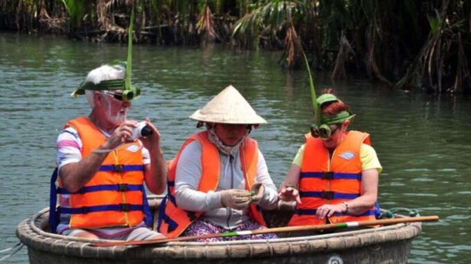 Hoi An : Bamboo Basket Boat Ride & Lantern Boat Trip . - Important Information