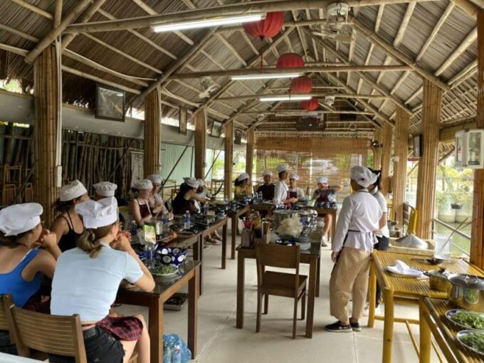 Hoi An: Bay Mau Eco Cooking Class W Market &Basket Boat Trip - Market Visit and Ingredients