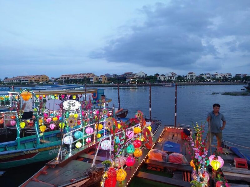 Hoi An Boat Lantern With Release Flower Hoai River At Night - Booking and Cancellation