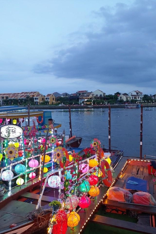 Hoi An Boat Lantern With Release Flower Hoai River At Night - Experience Highlights