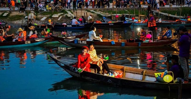 Hoi An: Boat Ride on Hoai River & Release the Flower Lantern - Itinerary