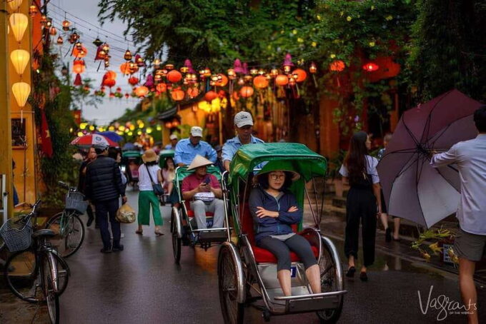 Hoi an Boat Ride With Flower Lantern Ceremony - English-speaking Tour Guide
