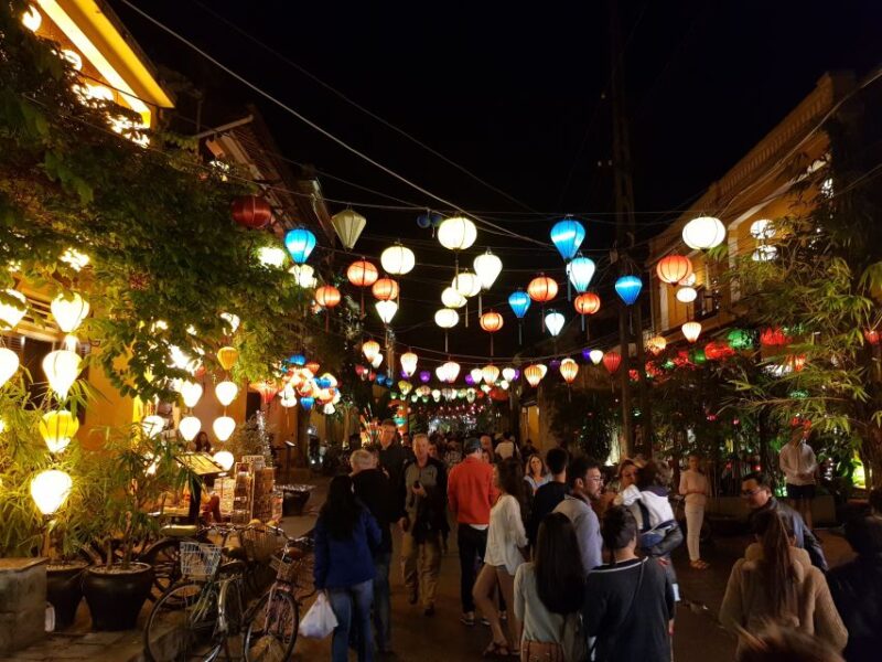 Hoi an by Night: 4-Hour Tour With Dinner - Dining Experience