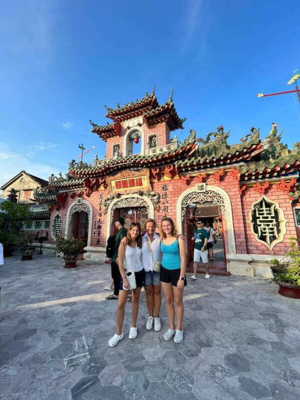 Hoi an City Tour With Boat Ride and Release Lantern Flower - Lantern Flower Release