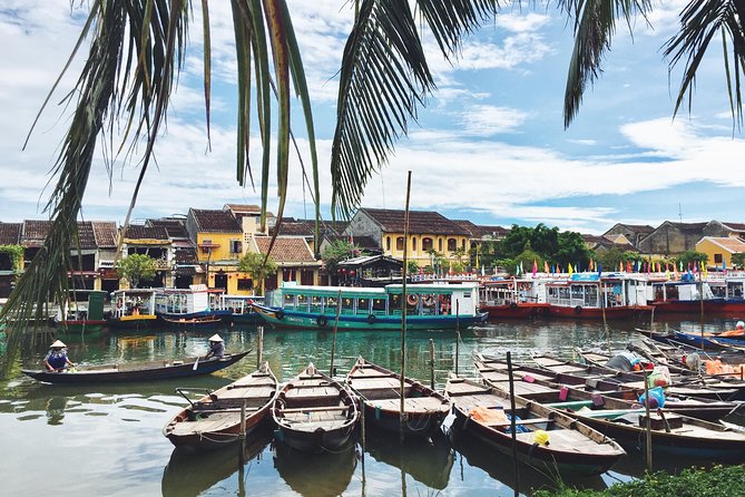 Hoi An Coffee Tasting And Old Town Discovering Tour - Enjoying Local Cuisine