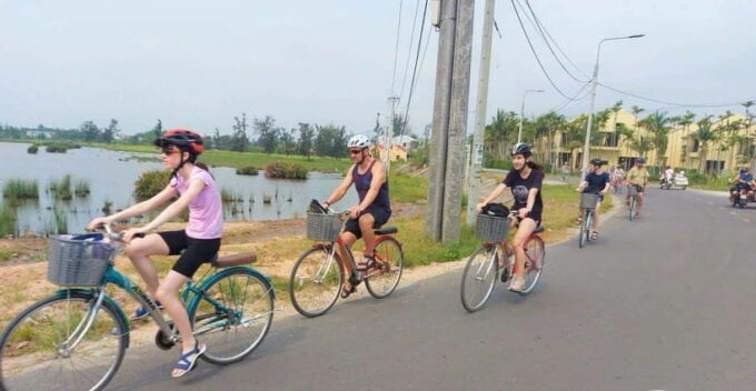 Hoi An: Countryside Bicycle Tour With Farm, Basket Boat Ride - Customer Feedback