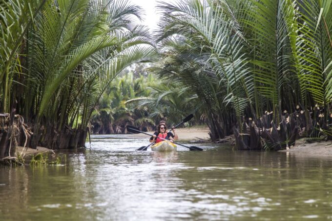 Hoi An: Countryside Biking and Kayak Guided Tour - Kayaking on the Thu Bon River