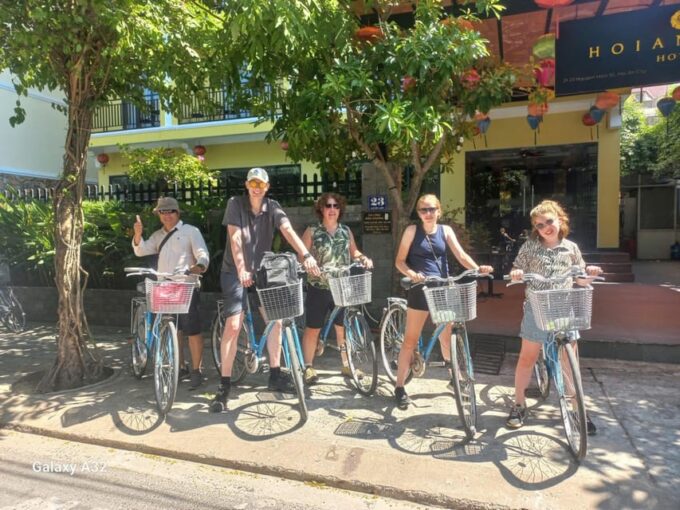 Hoi An: Countryside Biking Handicraft Villages Halfday Tour - Visit Local Families