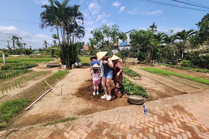 HOI AN COUNTRYSIDE EXPERIENCE & Small Ethnic Group Gallery Tour - Cultural Immersion