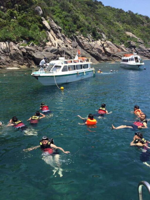 Hoi An: Cu Lao Cham Islands Day Trip With Snorkeling - Enjoying the Snorkeling and Beach Experience