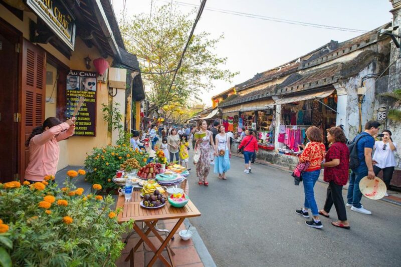Hoi An: Customs and Tradition Tour With Vegetarian Dinner - Local Household Visit