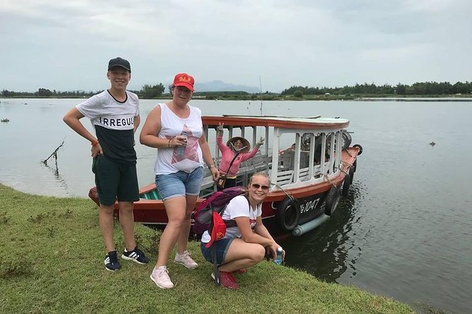 Hoi an Cycling Around Villages With Basket Boat, Cooking Lass & Foot Massage - Discovering Traditional Basket Boat Experience