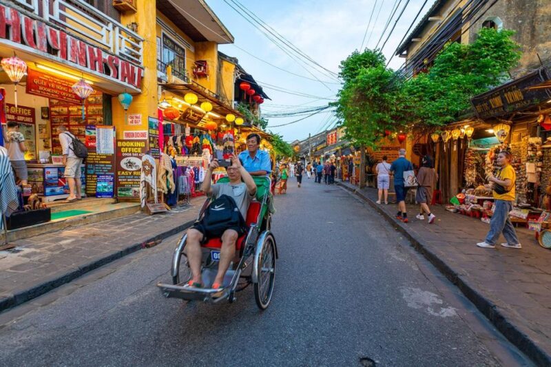 Hoi An Cyclo Tour in Vietnamese Traditional Ao Dai - Experiencing Hoi Ans Traditional Art Performances