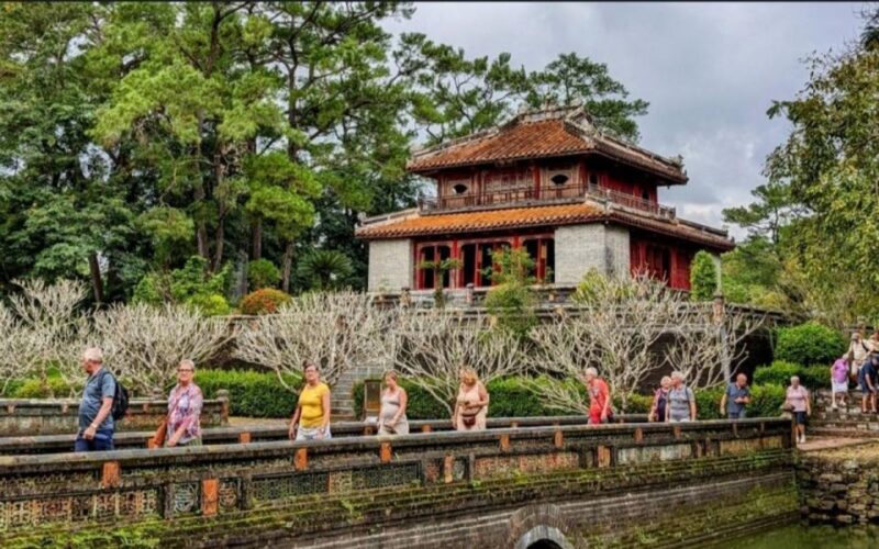 Hoi An/Da Nang: Hue Imperial City Fullday Luxury Group Tour - Key Points