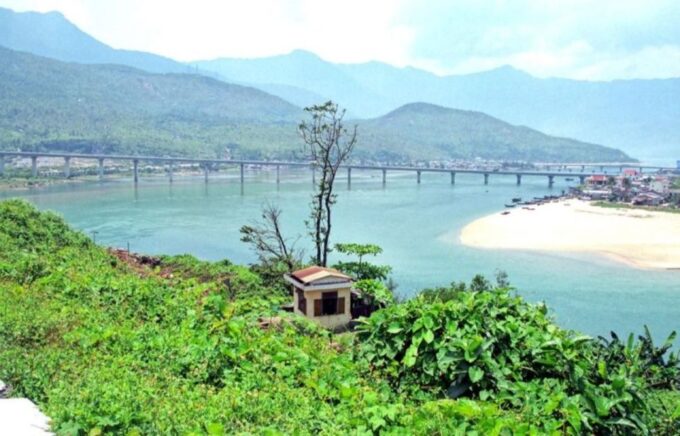 Hoi An/Da Nang: Hue Imperial City Fullday Luxury Group Tour - Imperial Citadel