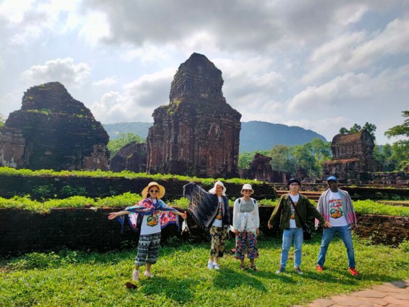 Hoi An/Da Nang: My Son Sunset Tour, Boat Trip, & Banh Mi (Vietnamese Sandwich) - Relaxing Thu Bon River Cruise