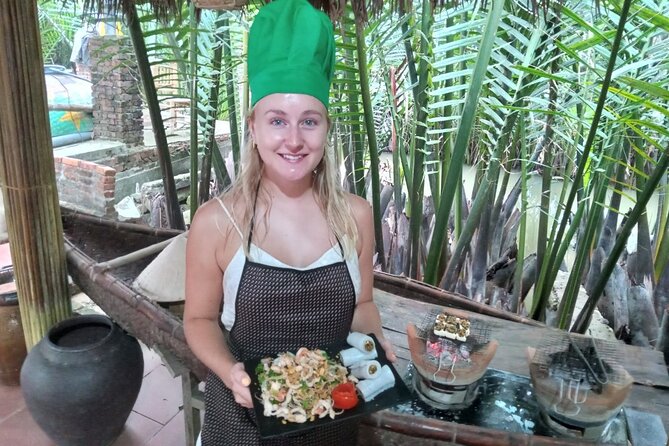 Hoi an Eco Cooking Class(Local Market, Basket Boat, Crab Fishing& Cooking Class) - Meeting and Pickup